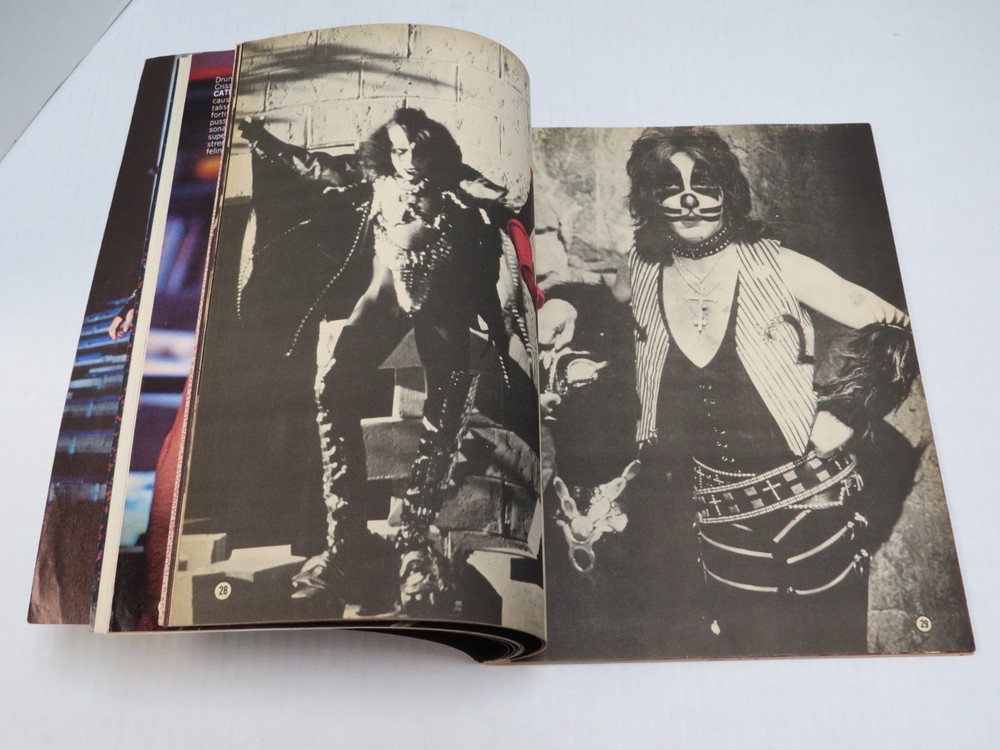 KISS MEETS THE PHANTOM MAGAZINE 1978 AUCOIN