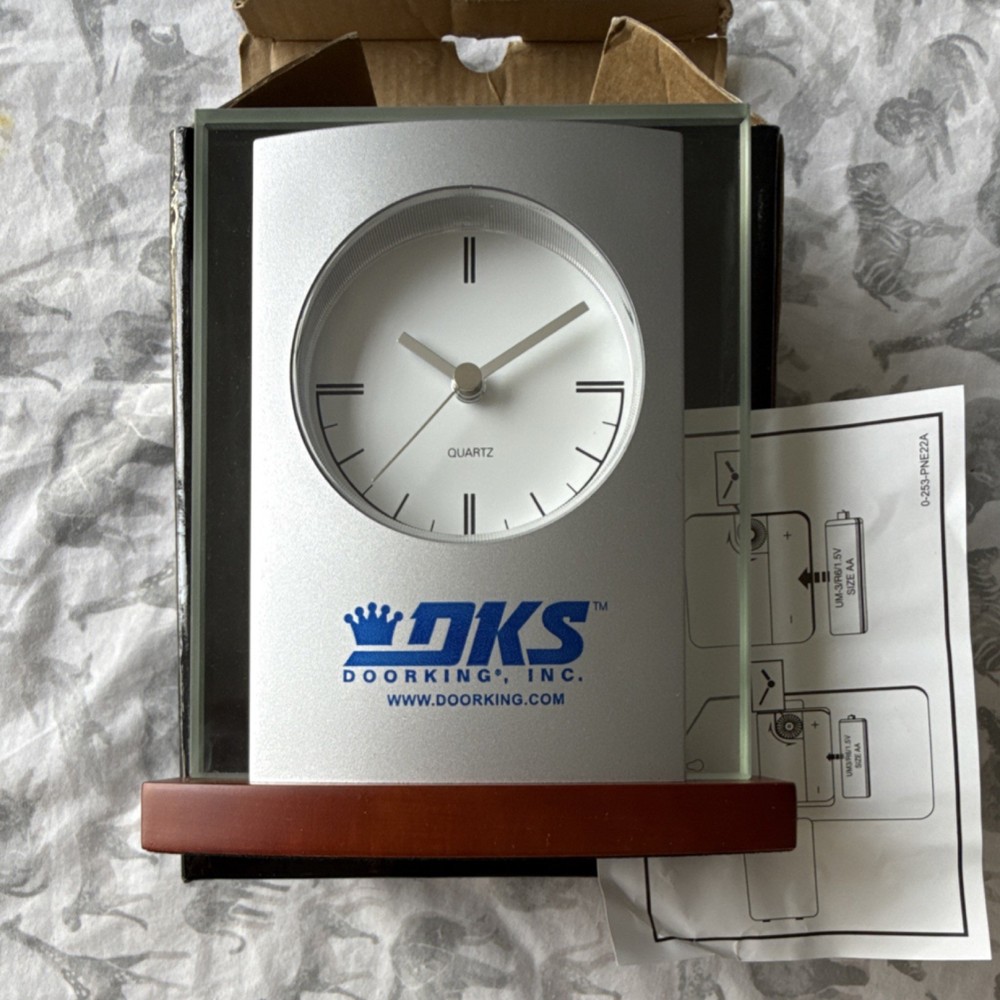DoorKing Quartz Desk Clock Silver Glass Wood Modern Battery Powered Rectangular