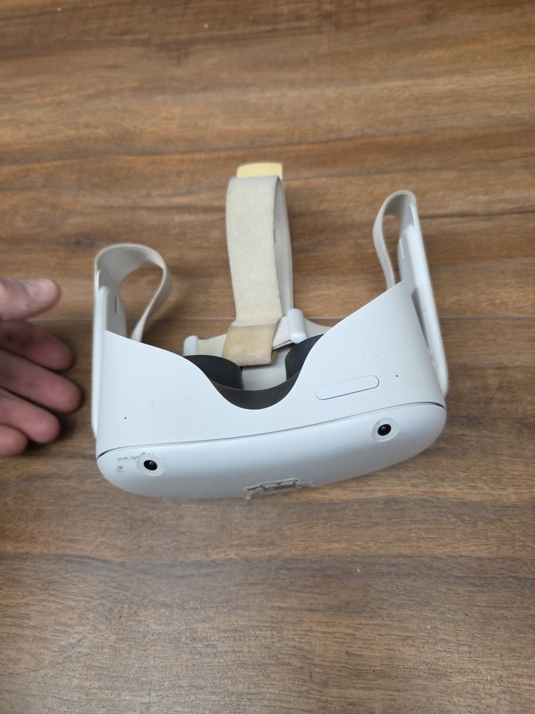 Meta Oculus Quest 2 Advanced All-In-one VR READ