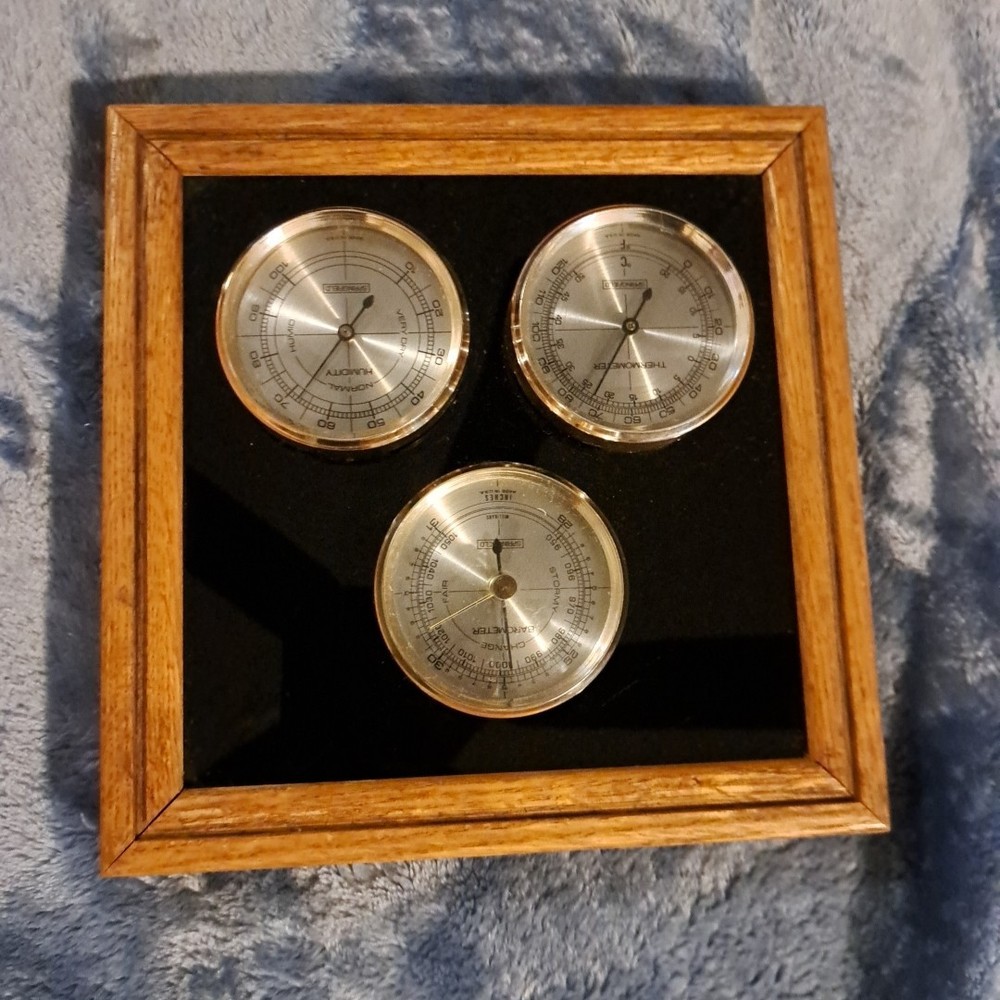 Vintage Springfield Weather Station