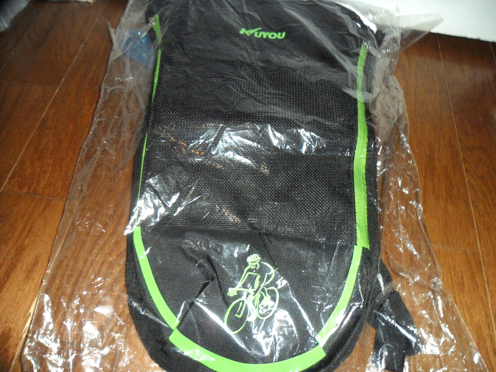 Hydration backpack Kuyou hydration pack. Biking, hiking, running.