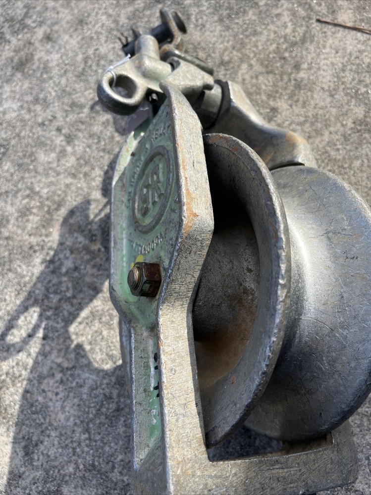 Sherman + Reilly XS-100-B Universal Stringing Block#4