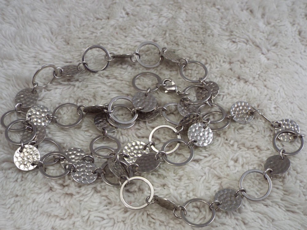 Hammered Silvertone Disk Chain Necklace (B4)