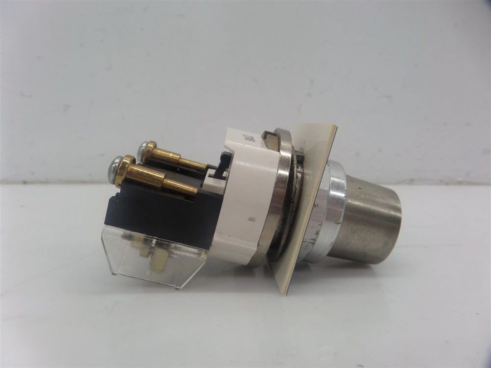 Allen-Bradley 800T-H33 Key Selector Switch W/ Key