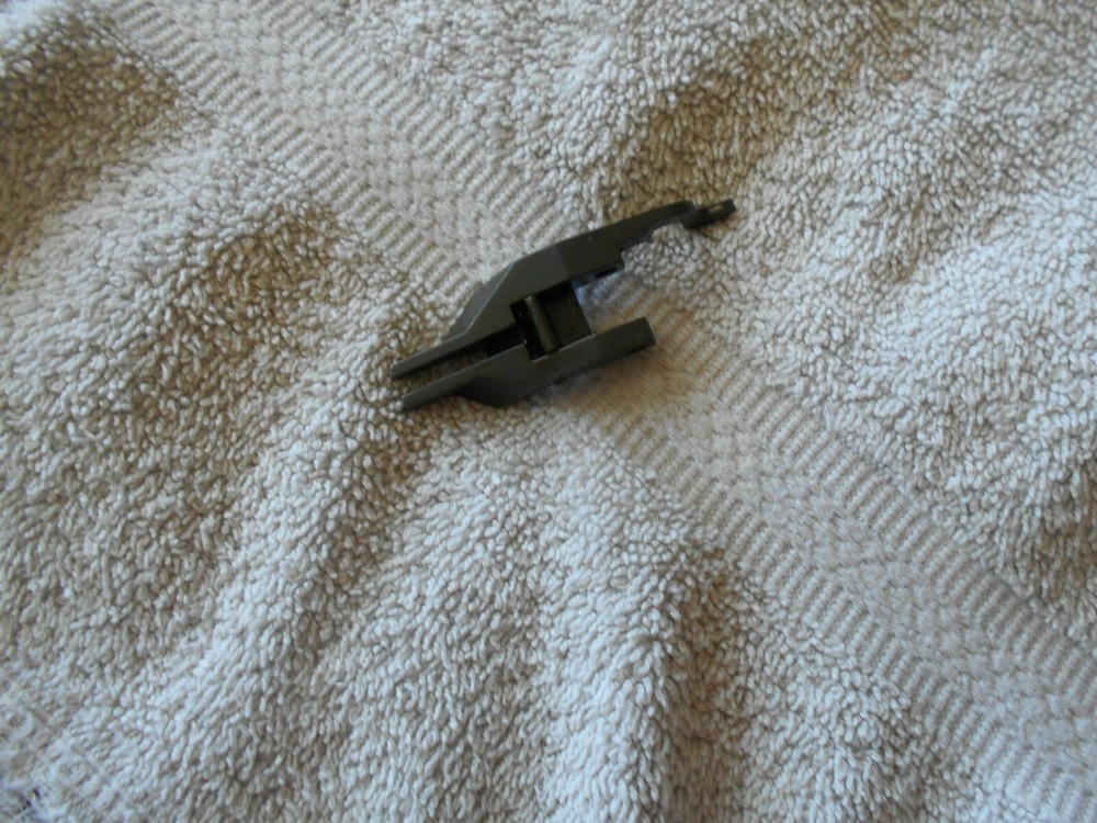 WW2 US GI M-1 Garand operating rod oprod catch assembly original