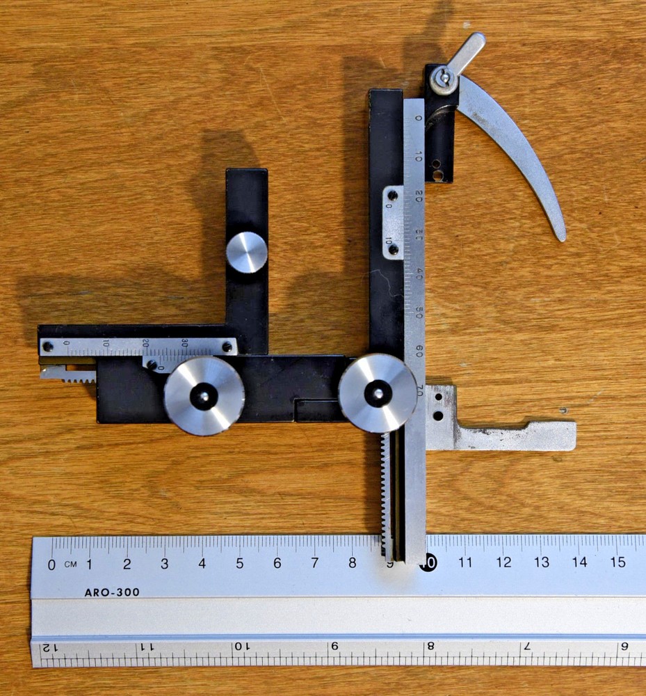 Japan Mechanical Microscope 2-Axis Adjustable Scaled Slide Stage in Great Shape!