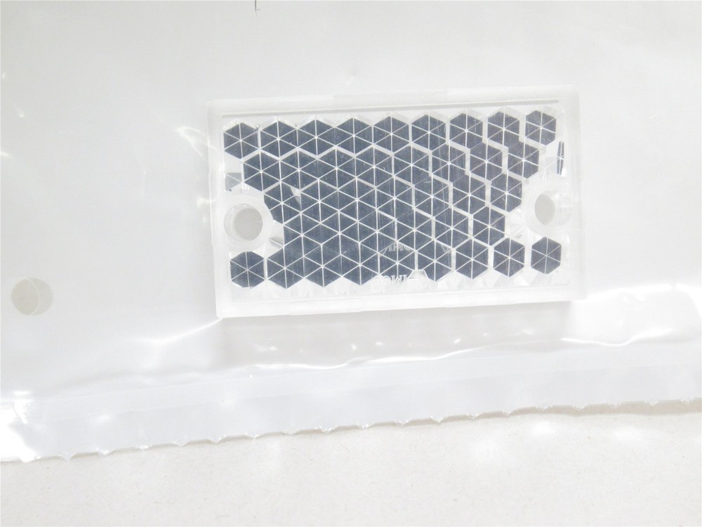 243554 New-No Box; Banner 61108 Retroreflective Target 40mm x 23mm; Rectangular