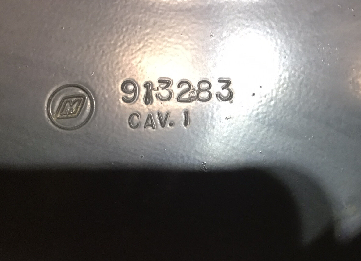 OMC Cobra Flywheel Housing 2.3L 913283 cover bell housing 2.3 ford