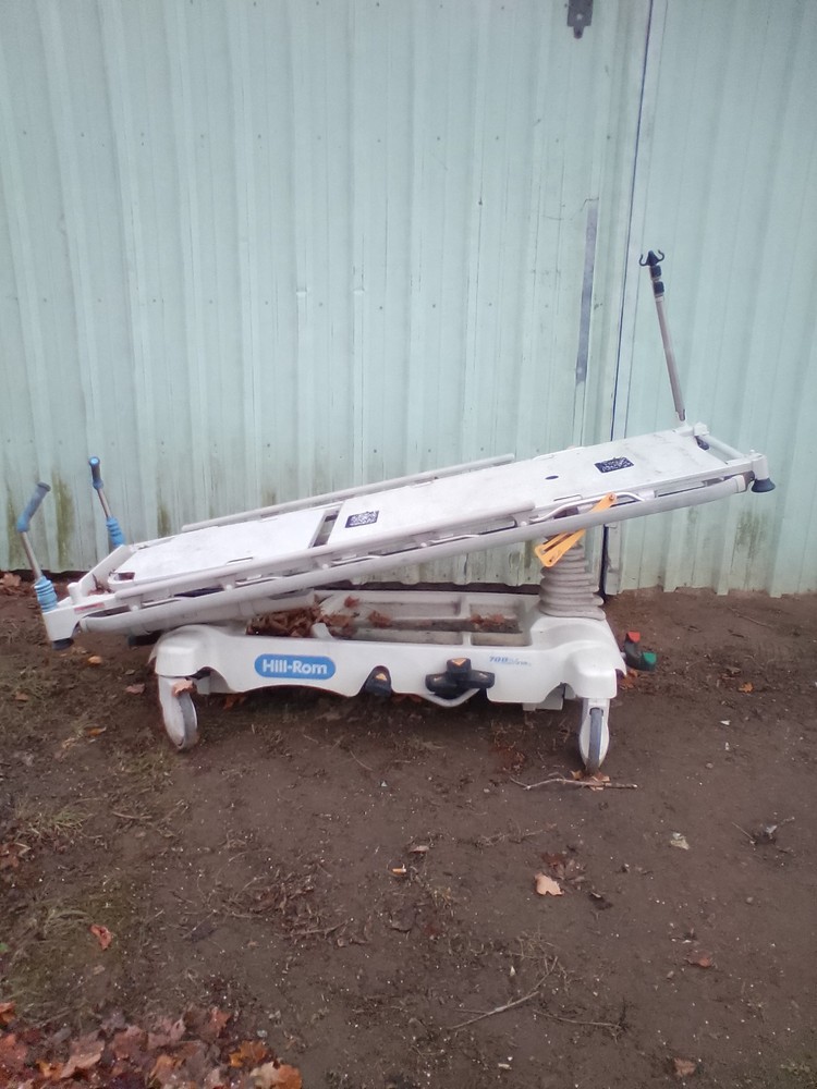 Adjustable medical table