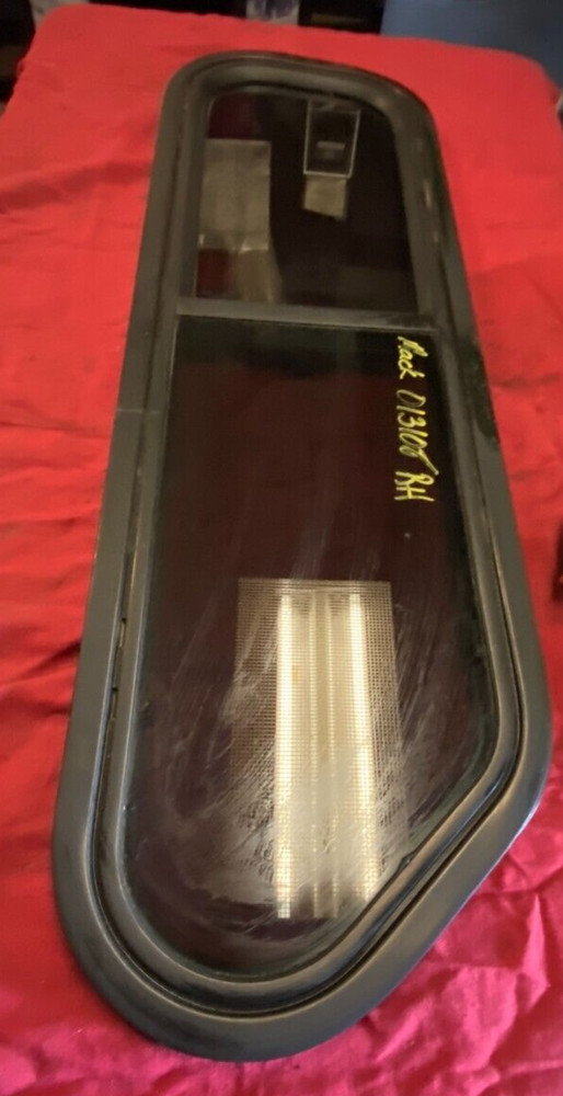 11 MACK CXU613 RH PASSENGER  SLEEPER WINDOW , SLIDE WITH SCREEN
