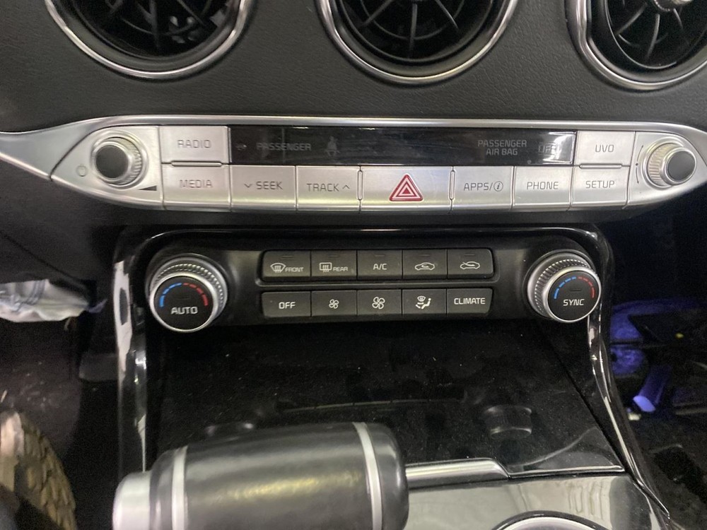 Complete Console Front Floor Manual Shift Shift-by-cable Fits 18-23 STINGER 1010