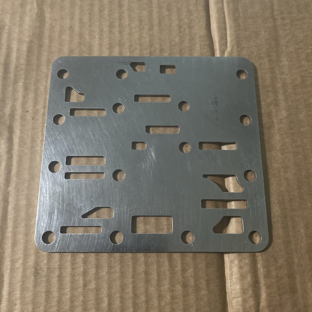 AT329189 For John Deere Transmission Intermediate Plate