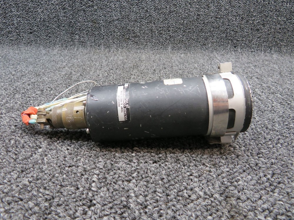 162CPT620 Lewis Engineering Dual Temp / Pressure Indicator (Volts: 28)