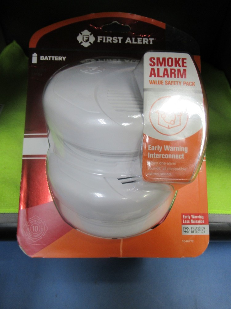 2 Pack First Alert Wireless Interconnect Battery-Powered Smoke Detector New