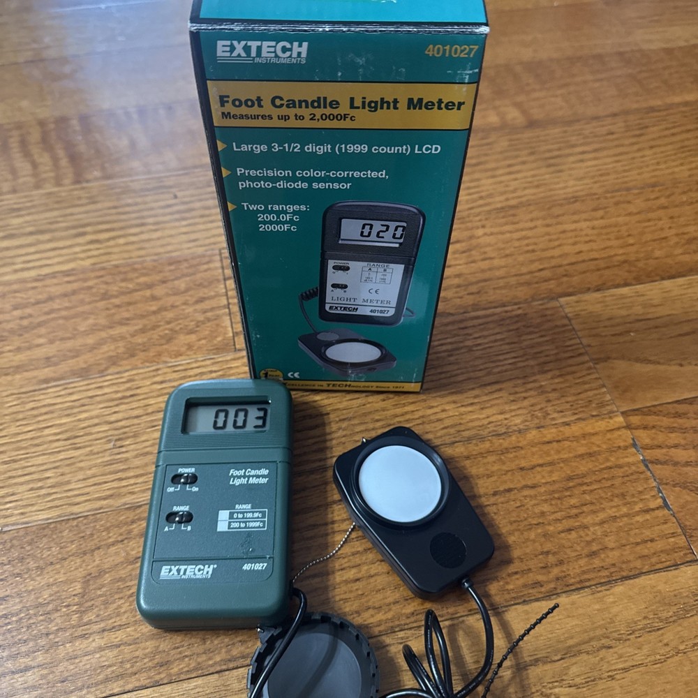 Extech 401027 Digital Light Meter 200FC/2000FC In BoxCase and Accessories New