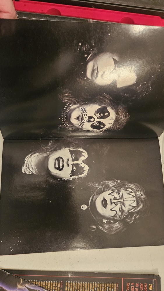 KISS The Definitive Collection Box Set Complete ~Book + 5 CDs 2001 Pre Owned