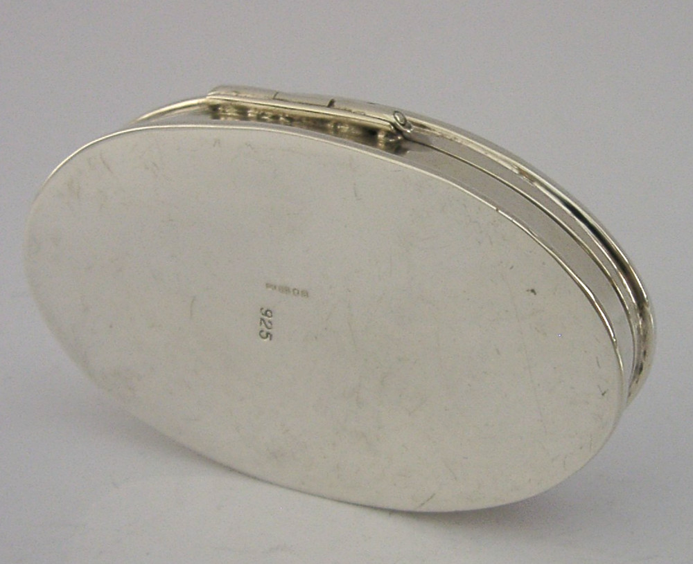 QUALITY ENGLISH SOLID STERLING SILVER GOOD SIZED BOX 2000 2.75 inch