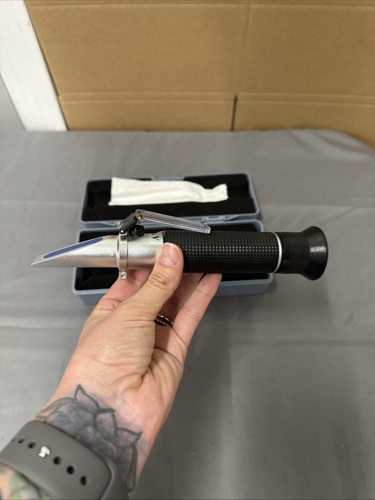 Portable Refractometer with Accessories & Case