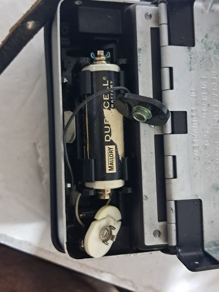 Vintage Polaroid Automatic 250 Camera (e)