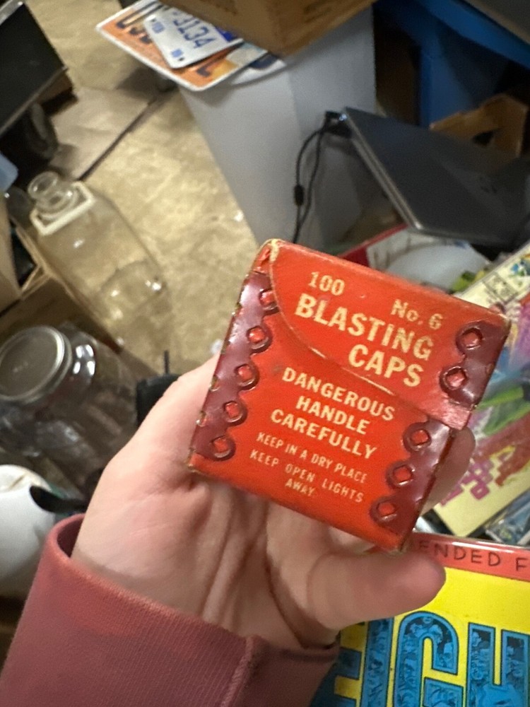 no. 6 Blasting caps du point cardboard box 100 count empty