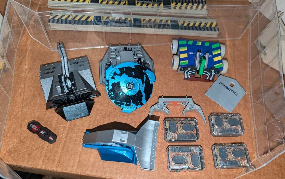 Hexbug Battlebots Lot - Bots - Remotes Parts Pieces