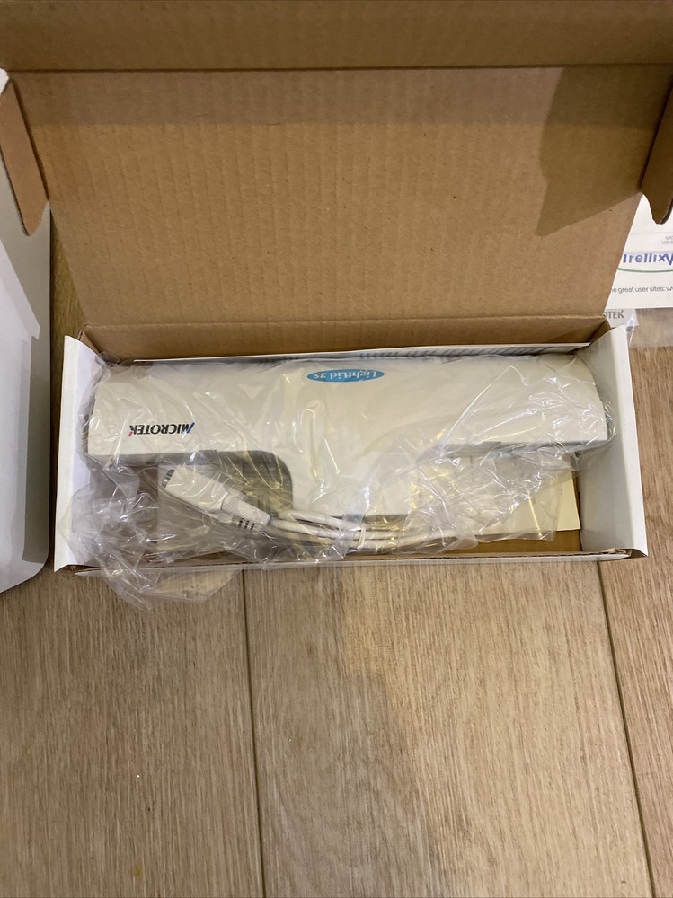 Microtek ScanMaker V6UPL Flatbed Scanner w/ AC Adapter