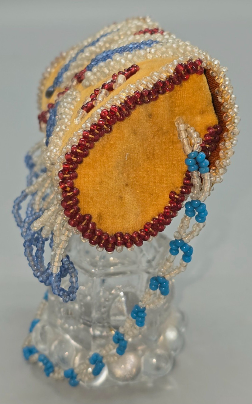 Antique Iroquois Nation 5.25x3" BEADED LINED CHANGE PURSE w/"STRAP", CLOSURE