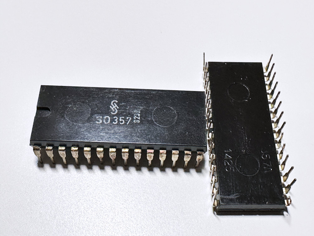 1X S0357 SIEMENS LCD Display Driver DIP-28