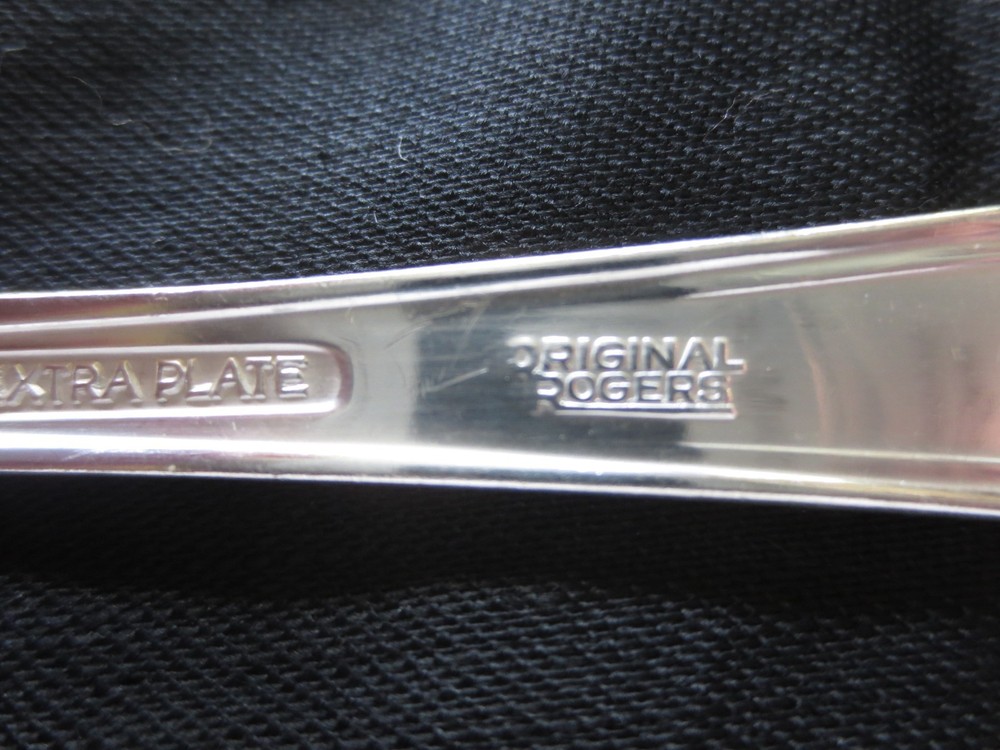 46 Pc. ROGERS & BROS. EXTRA PLATE Original Rogers SILVERPLATE FLATWARE for -8