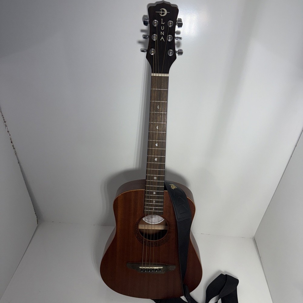 Luna Guitars Mahogany