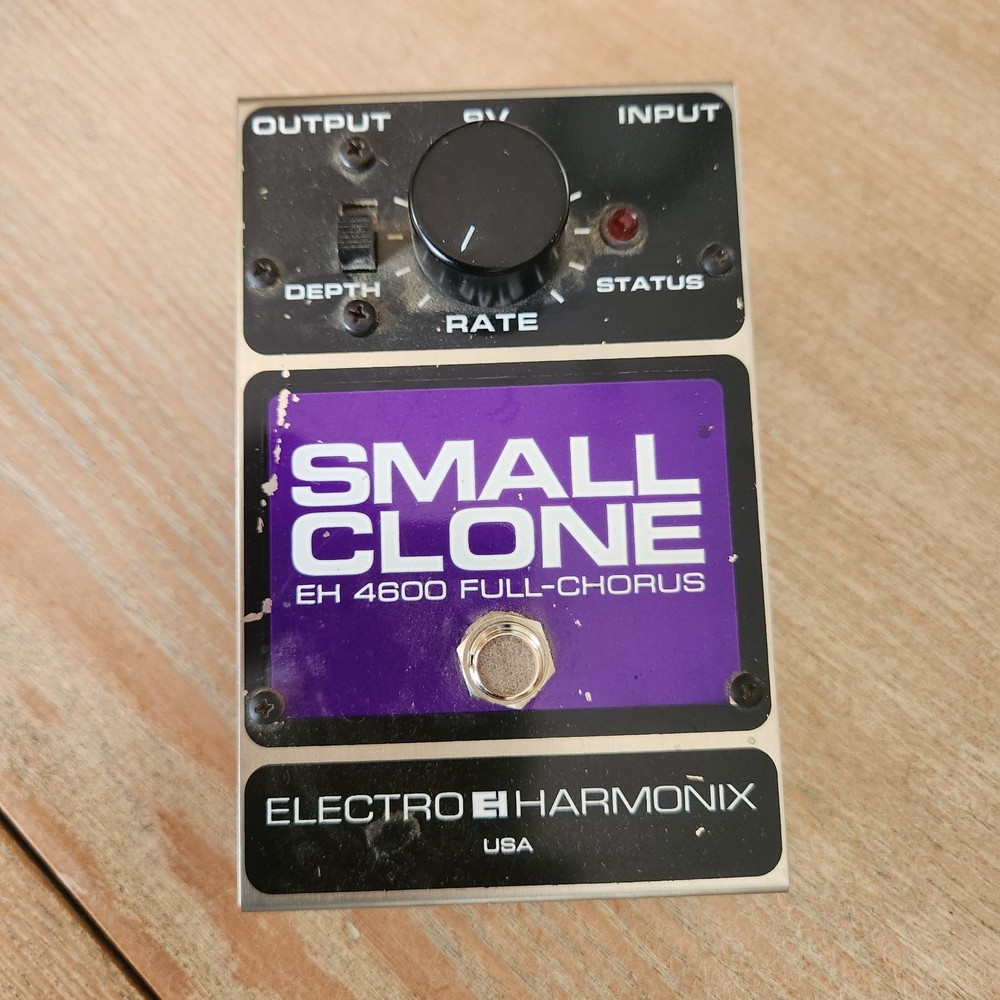 Electro-Harmonix EH 4600 Small Clone Full Chorus Pedal J22