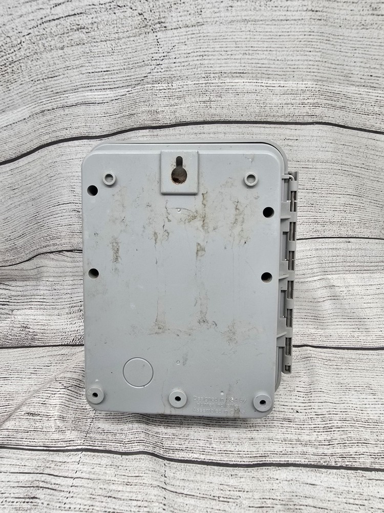 Hunter X-Core XC-800 8 Station Outdoor Irrigation Controller / Timer. No Key