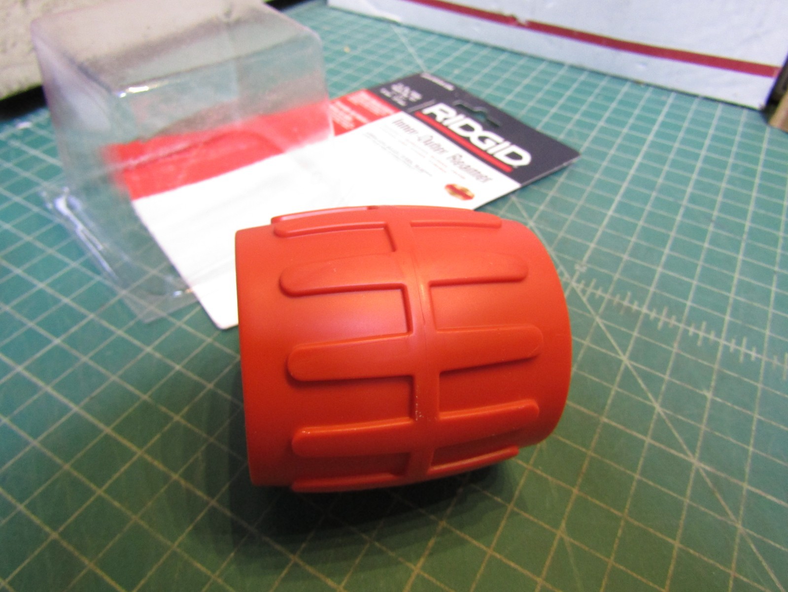 1 – RIDGID 34965 127 Inner-Outer Reamer, 1/4-inch to 1-1/2-inch Pipe Reamer Red