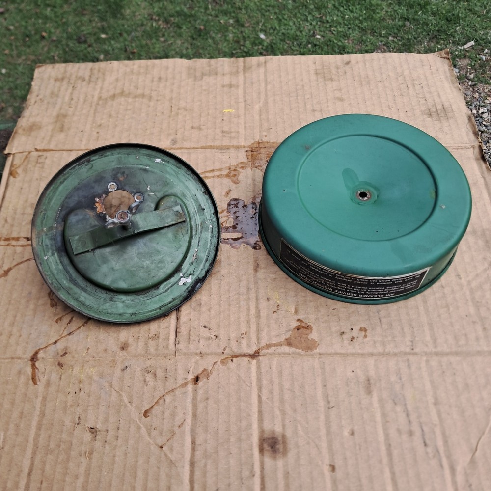 John Deere 110  - air cleaner assembly