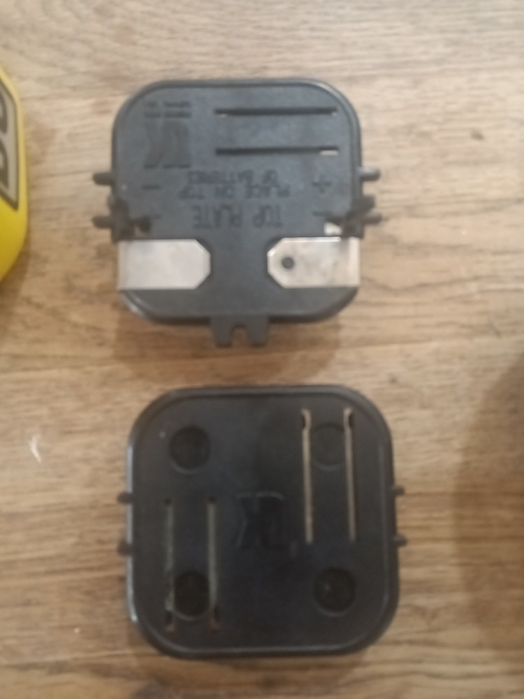 UNDERWATER KINETICS D8 Xenon Dive Light