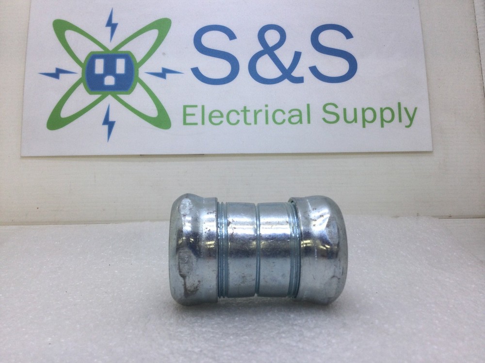 Topaz 1 1/4" EMT Conduit Compression Coupling
