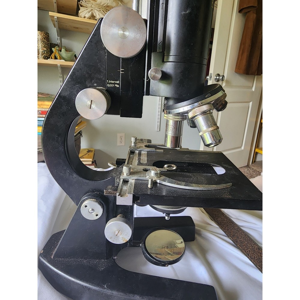 VTG 1951 Ernst Leitz Wetzlar Microscope w/case Untested – As Is