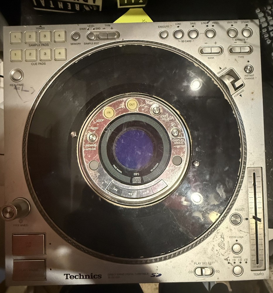 Technics SL-DZ1200 Direct Drive Digital CD SD Turntable with LCD