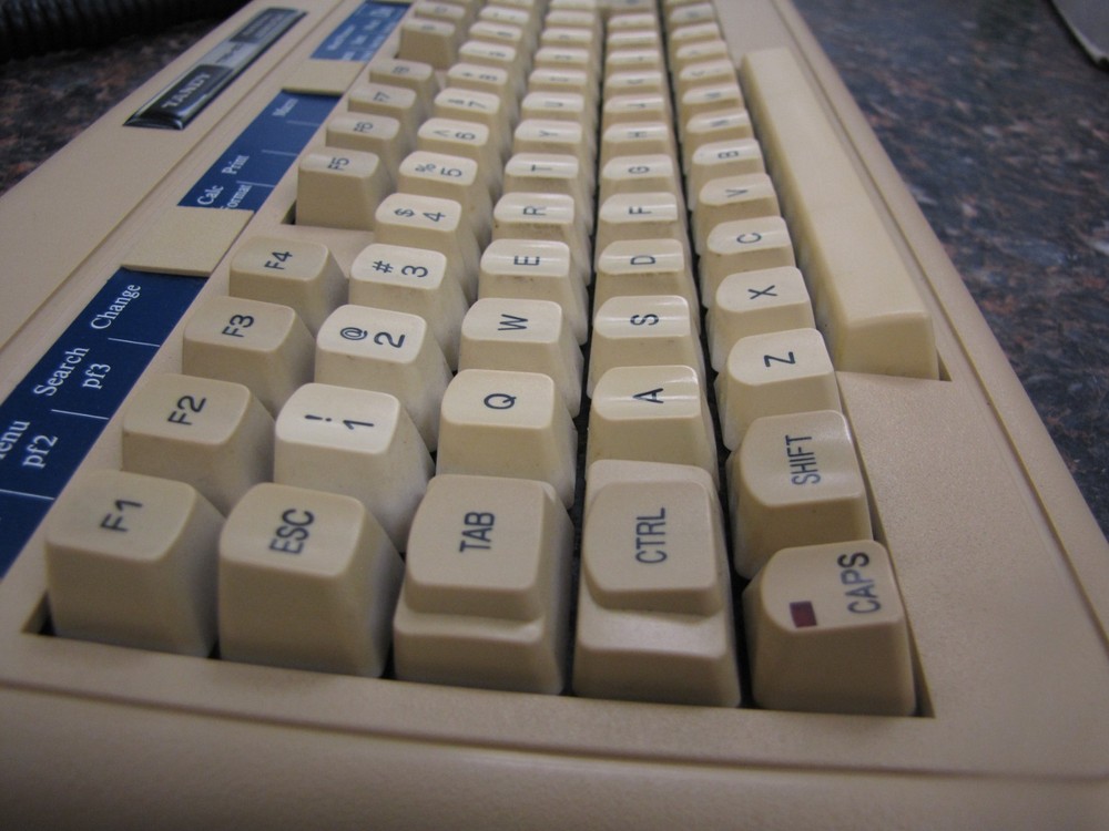 Tandy TRS-80 Model 2000 Personal Computer Keyboard -NB9