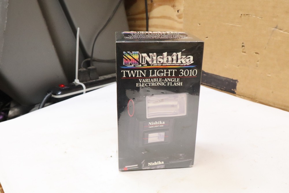 Nishika Twin Light 3010 Variable Angle Electronic Flash Sealed New RM