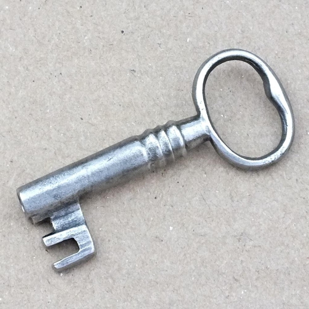 Antique Key - CASKET, CHEST, or BOX Key with Wire Bow 2" - ref.L105