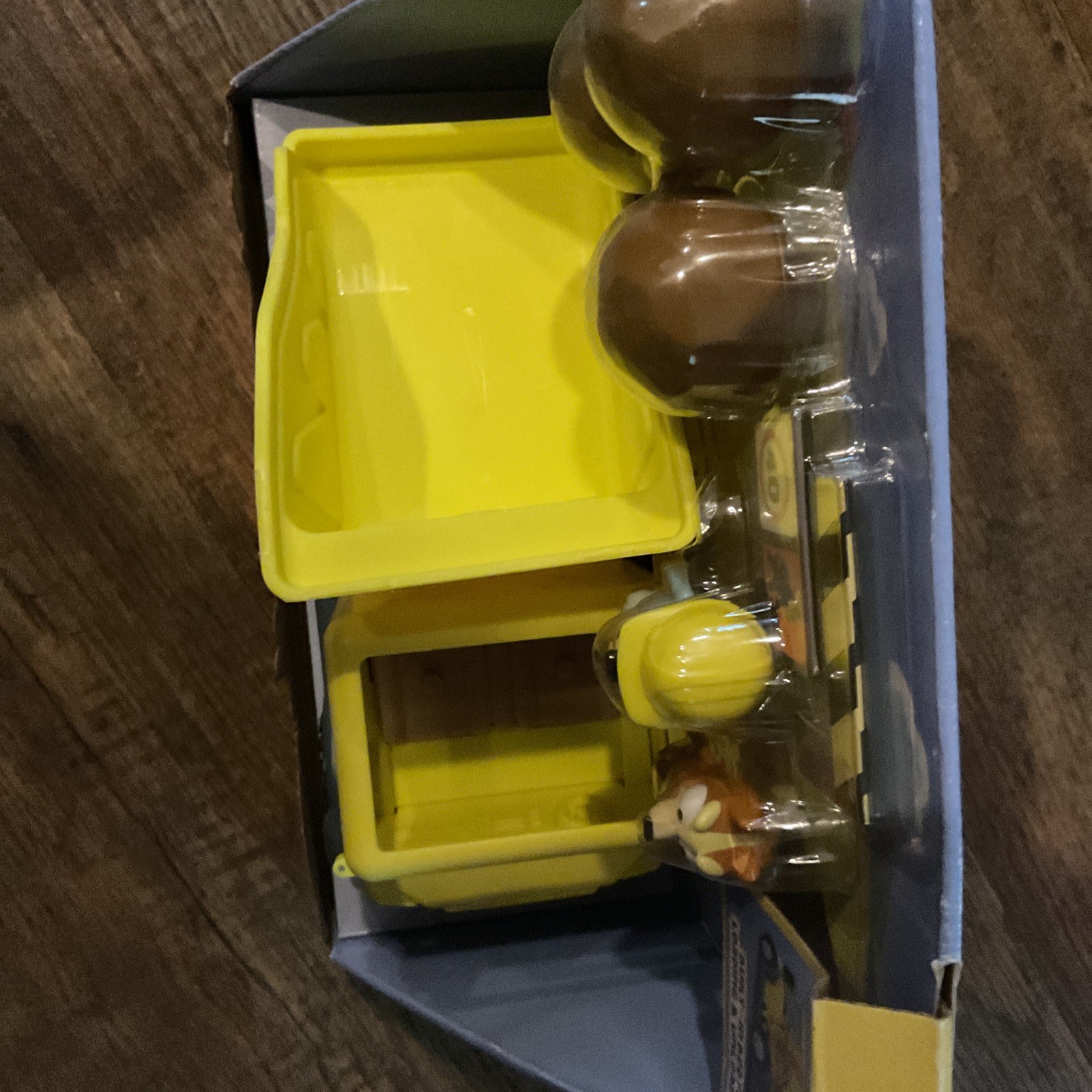 Bluey’s Dump Truck Built In Bed For Loading & Unloading