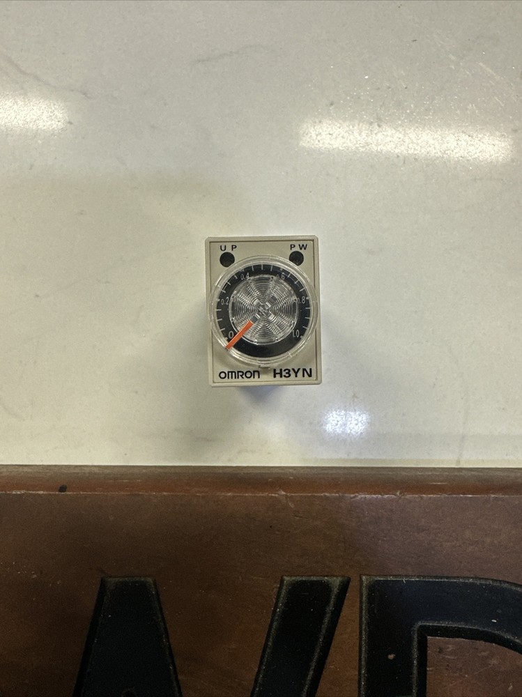 New Omron Solid State Miniature Timer H3YN-2 DPDT 1s/10s/1min/10min 24vac E4