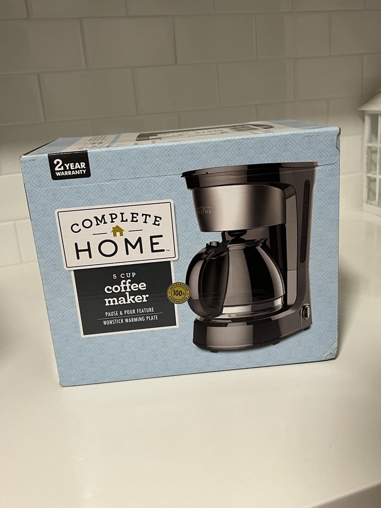 COMPLETE HOME5 CUPcoffee makerPAUSE & POUR FEATURENONSTICK WARMING PLATE