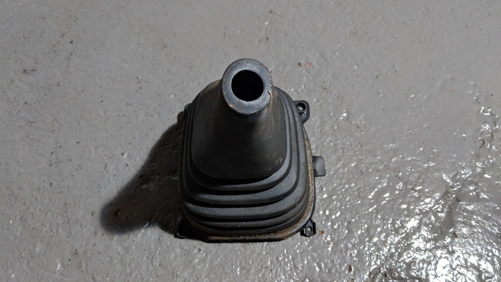 FORD MAVERICK GEAR SELECTOR SURROUND GAITER