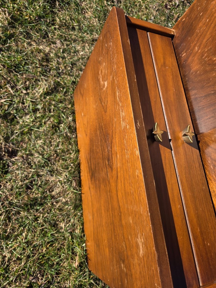 One Mid-century Mersman ( 1950s-1970s ) step-up side table solid wood.