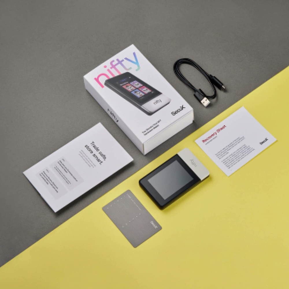 SecuX Nifty - Dedicated NFT Hardware Wallet - Bluetooth - Your Personalized NFT