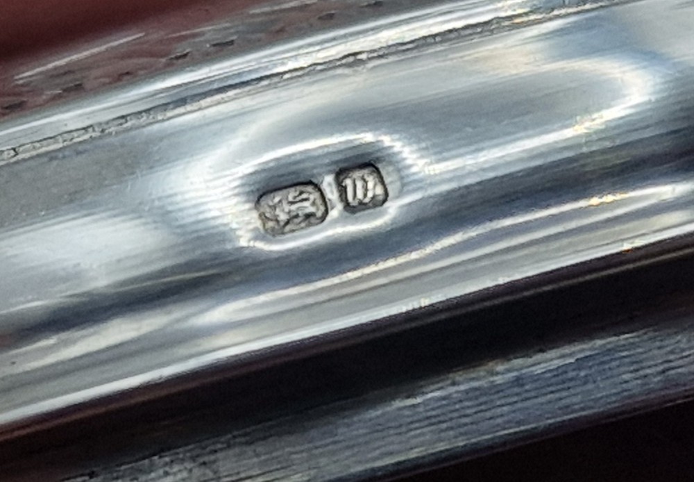 Superb Solid Sterling Silver Snuff/Pill Box by W I Broadway & Co Birmingham 1996