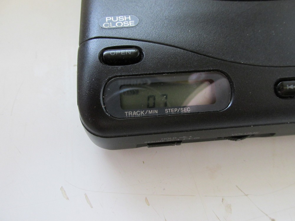 Vintage 1990 Sony DiscMan D-11 Portable CD Player Mega Base Tested