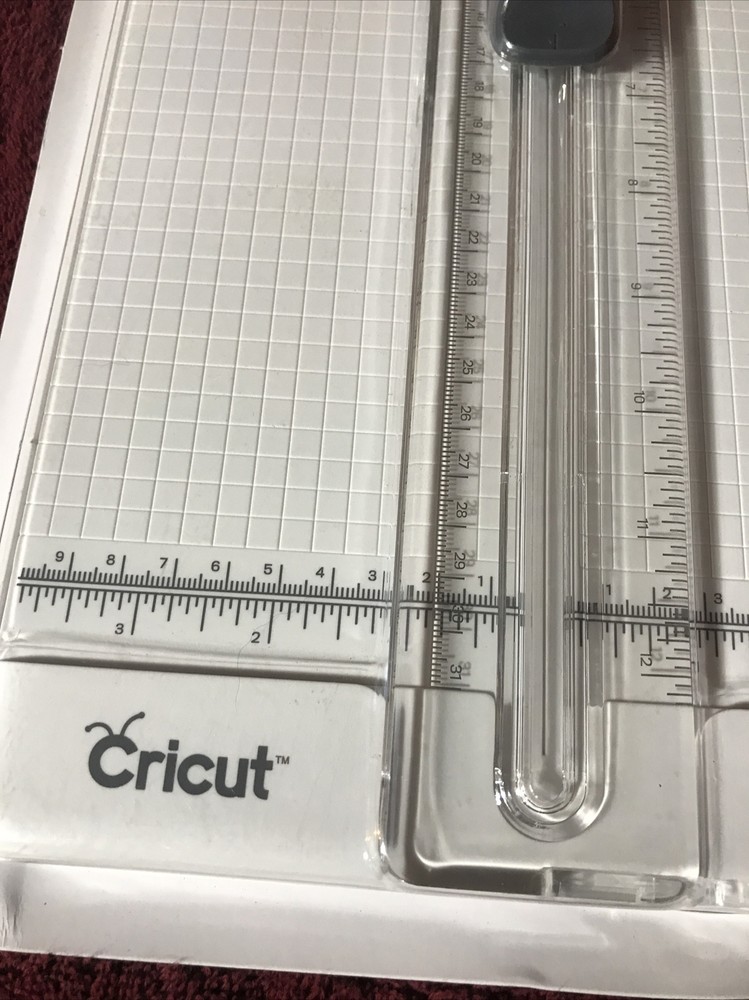 cricut portable trimmer Easy-Glide System New damaged box